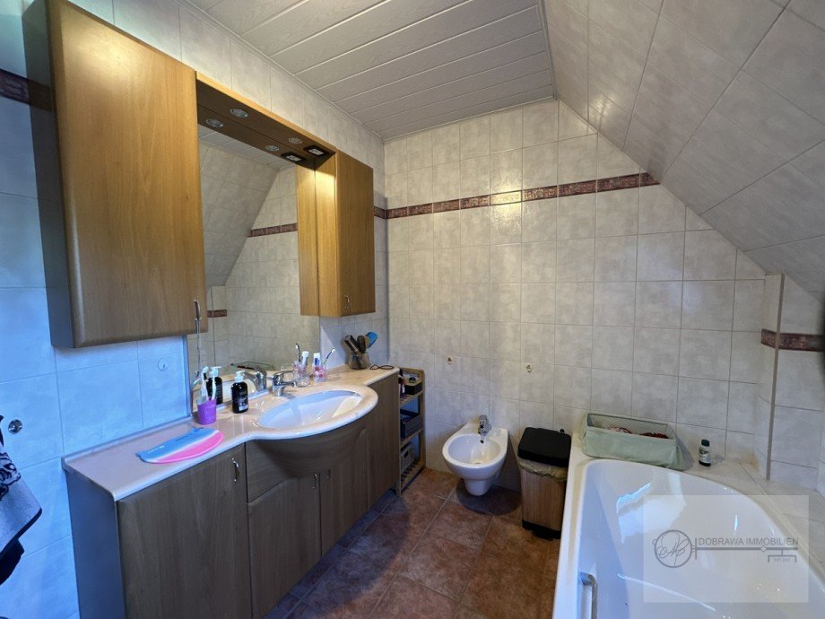 Masterbad mit Badewanne OG Zweifamilienhaus Senzig