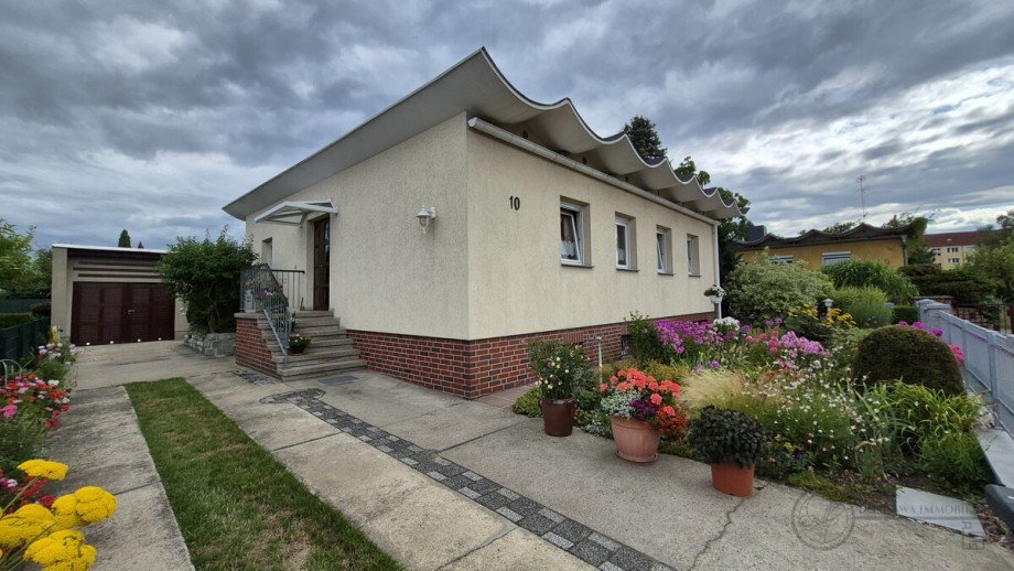 Au�enansicht Seite + Garage Einfamilienhaus Luckenwalde