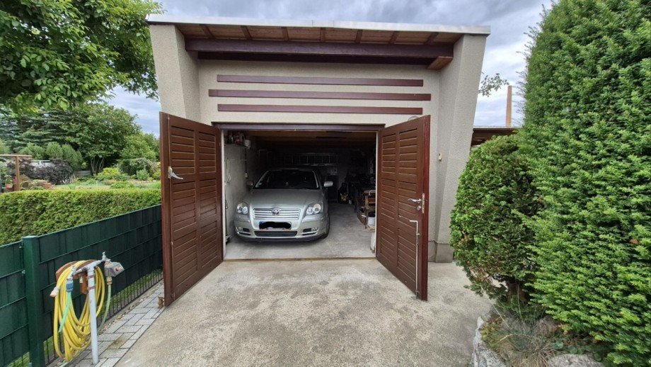 Garage Au�enansicht Einfamilienhaus Luckenwalde