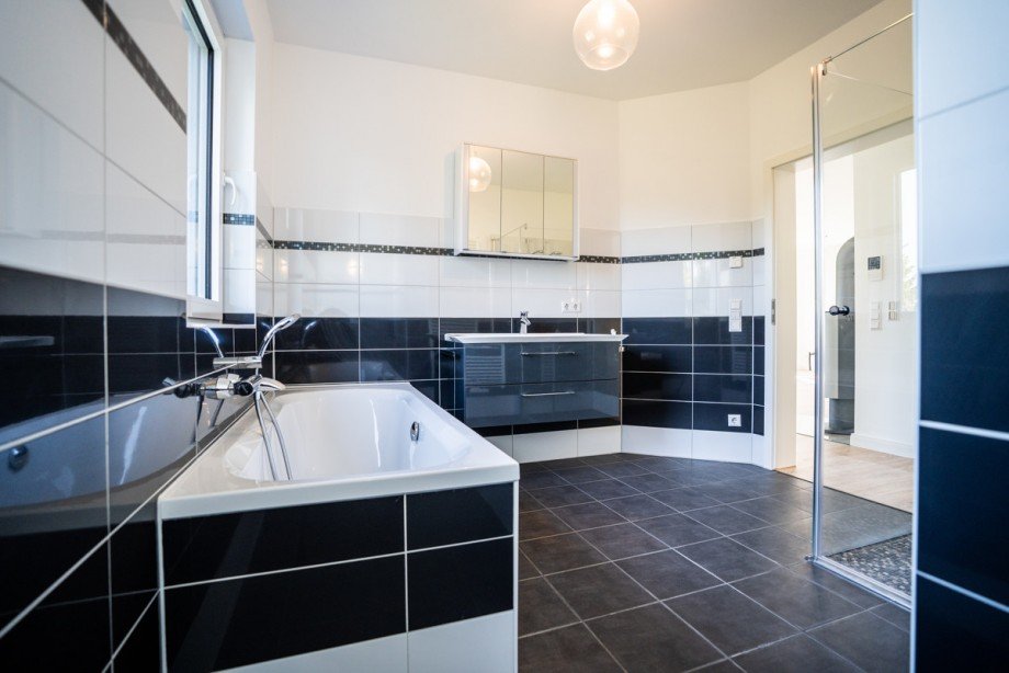 ... und Wanne Penthousewohnung Zeuthen