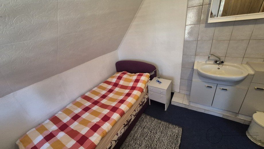 Zimmer III.I OG Einfamilienhaus M�rkisch Buchholz / K�then