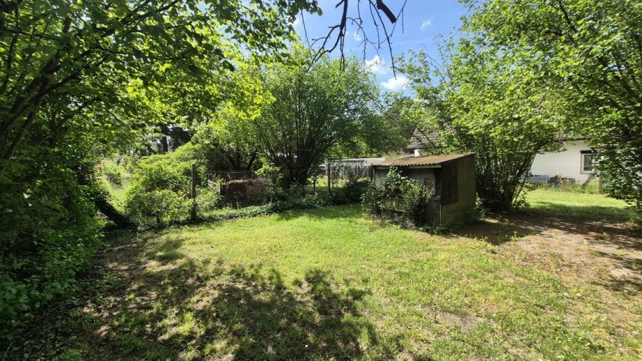 Kleines Gartenhaus Wohngrundst�ck K�nigs Wusterhausen / Zeesen