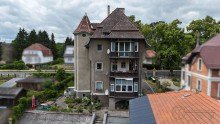Drohnenfrontalansicht Historisches Mehrfamilienhaus am Naturschutzgebiet , Wohnen, Vermieten und Entwickeln in Strausberg
