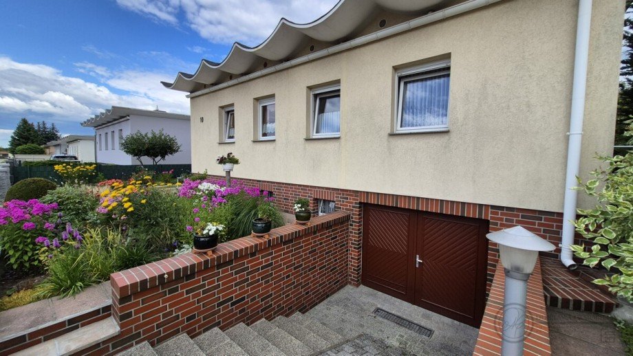 Aussenansicht + Kellereingang Einfamilienhaus Luckenwalde