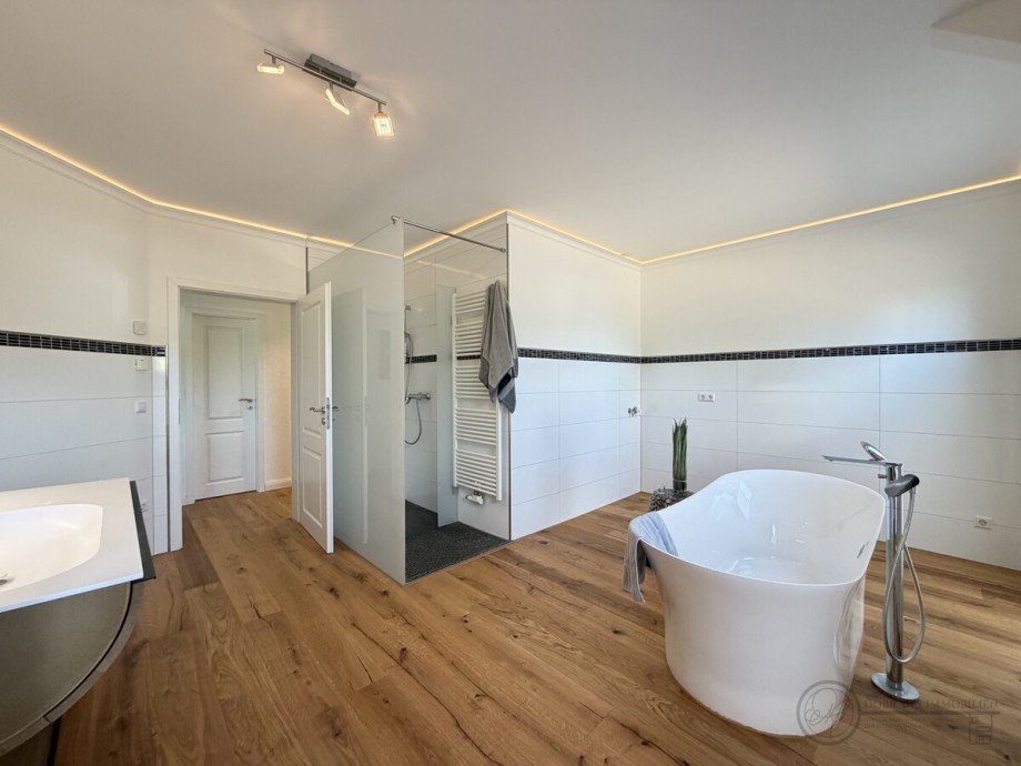 Bad Erdgeschosswohnung Zeuthen