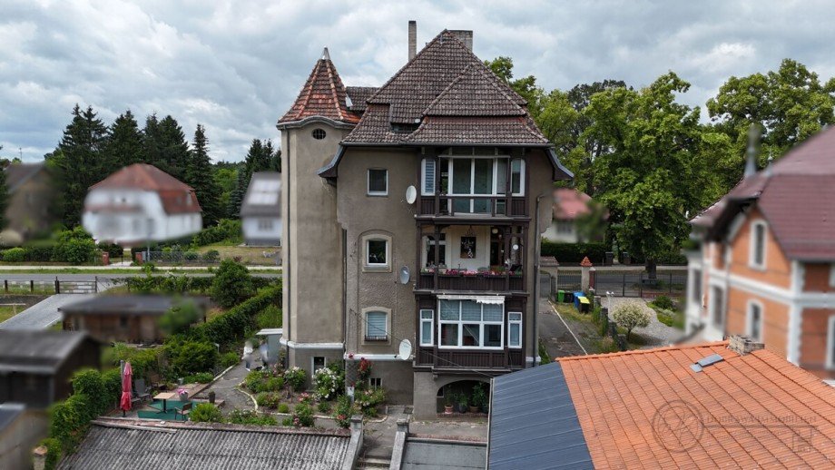 Drohnenfrontalansicht Haus Strausberg