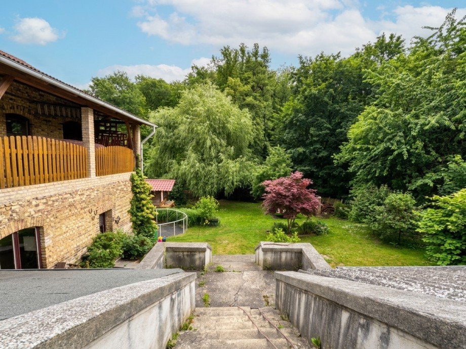 Gartenansicht Treppe Haus Strausberg