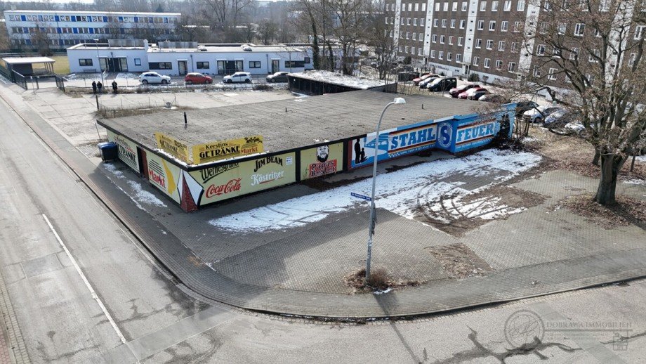Stra�enseite Halle / Lager / Produktion Brandenburg an der Havel